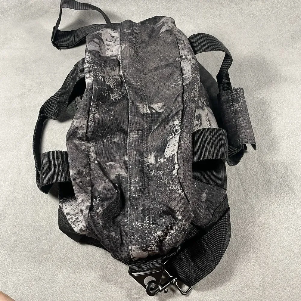Bass Pro Shop Outfitters Duffle Bag Small Travel Outdoors Black Gray Preowned